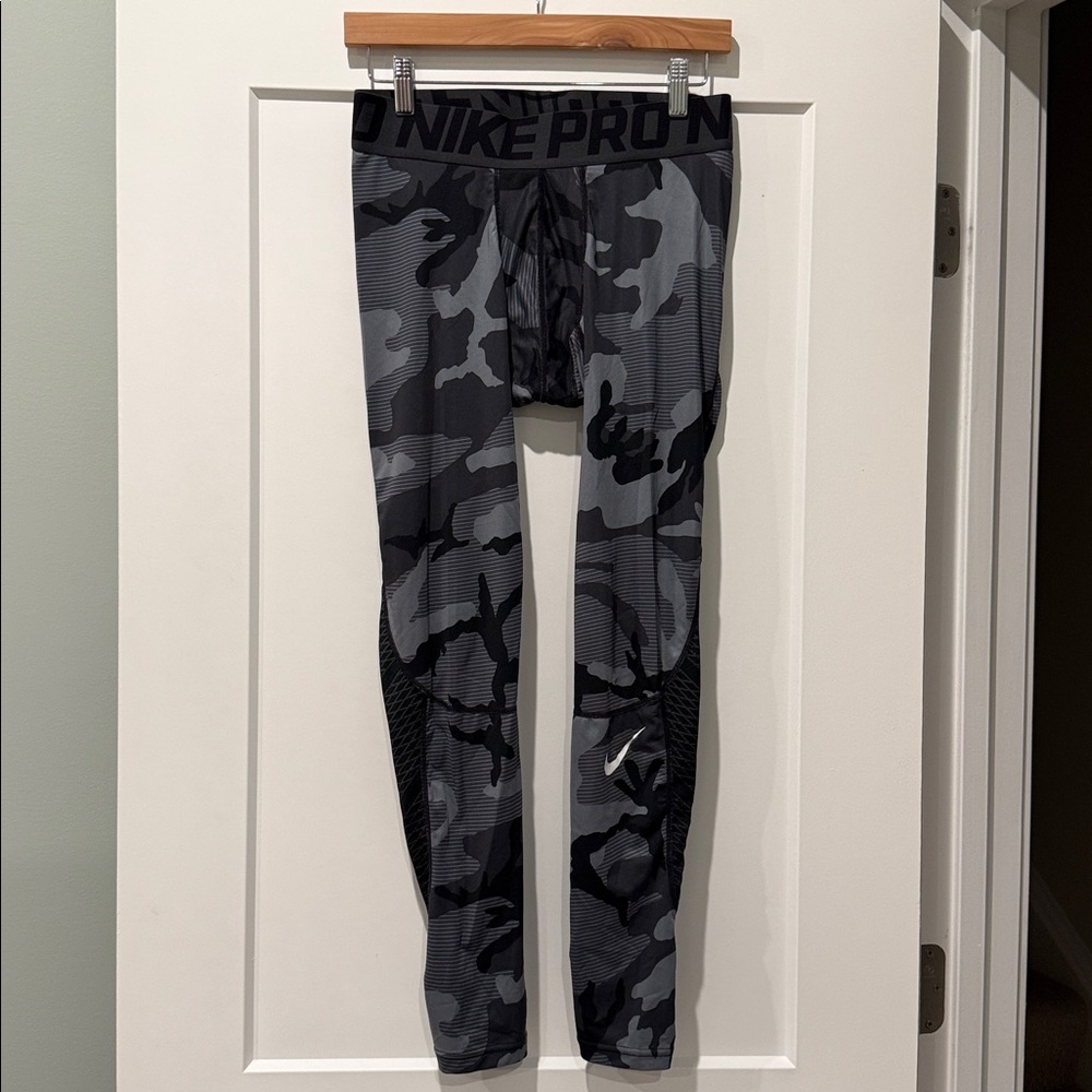 Nike Pro Black and Gray Camouflage Leggings